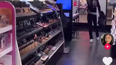 Shoplifters brazenly clear shelves of LA Sephora store