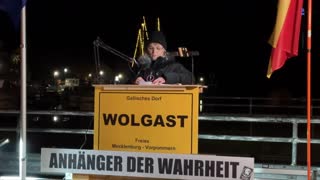 Wolgast - Stefan kündigt Maria mit ihrem Redebeitrag an 06-12-2022