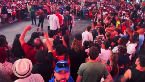 Jon Zherka trolling strangers at Times Square