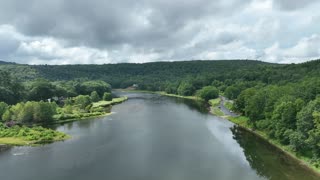 FLYOVER ON THE NY / PA BORDER WITH A BEAUTIFUL VIEW OF THE RIVER.