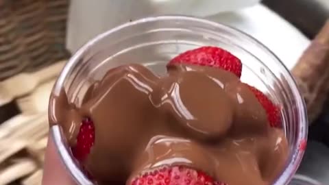 Chocolate_and_strawberry_combo_remainsundefeated