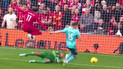 #premierleague —— The best saves from #PL ‘keepers in November 😱