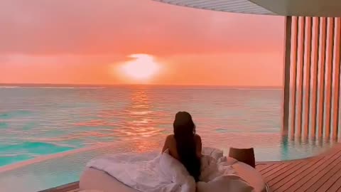 Sunrises in Maldives hit different! 😍🌅