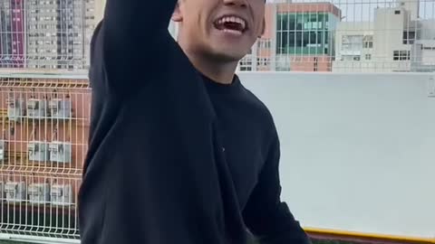 Mándale el video a tu amigo “el malo”