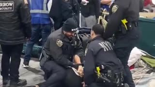 NY Illegal Migrant Shelter - Fight Between Illegals and NYPD