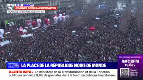 Massive protests in french capital