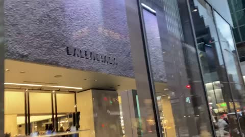 NEW YORKERS Visit pedo front Corp Balenciaga Madison Ave 3rd Dec