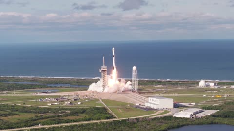 Falcon 9 Soaring | Witness the Breathtaking Flight and Technology Behind SpaceX's Iconic Rocket