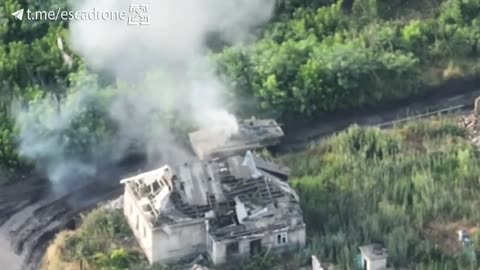 🛩️ 💥 Ukrainian Kamikaze Drone Hits and Destroys a Russian BMP-3 in Marinka, Donetsk | RCF