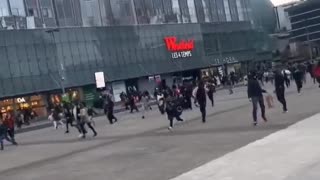 Mass panic at La Défense shopping mall in Paris - A man has jumped to his death inside of the mall