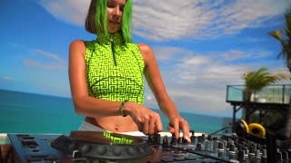 Miss Monique - MiMo Weekly Podcast 038 @ Bali [Melodic Techno Progressive House DJ Mix