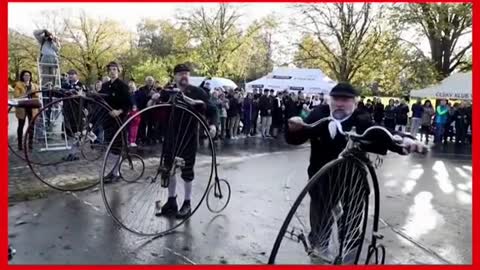 Kaya mo bang padyakinang "Penny-farthing" bike?