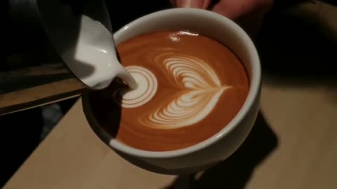 Latte ART heart skills