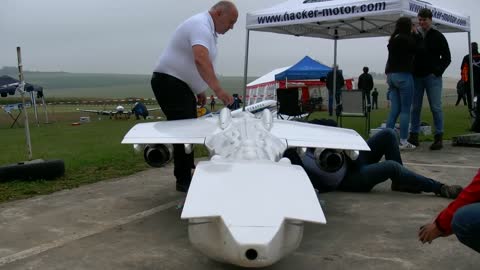 NICE FLIGHT AND HARD LANDING !!! GIGANTIC 93KG XXXL RC ANTONOV AN-225 MRIJA SCALE MODEL AIRCRAFT-7