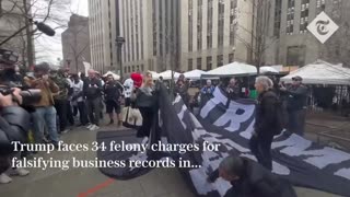 Trump supporters fight infront of court