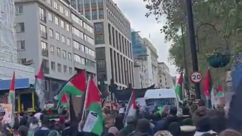 London Pro-Palestine Protests - Man on Ventilator Goes Viral