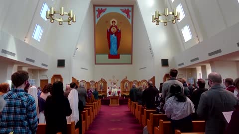 Ukrainian-Americans pray for peace during Sunday services