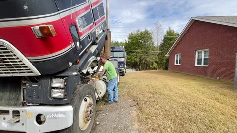 FORD CLT9000 Cabover Can I Figure Out The Fuel System