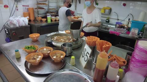 $5 Michelin Star Fish Ball Noodles in Singapore Hawker Street Food