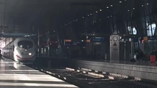 NS ICE 4653 in the Frankfurt long-distance train station