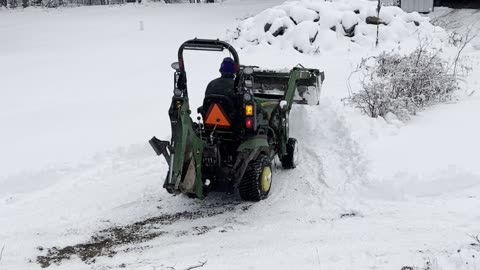 Moving Snow with the 1025R