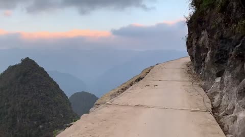The most dangerous road in Vietnam. named happiness #travel