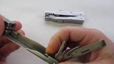 Buck Makes A Small Multitool! Bucklite 355