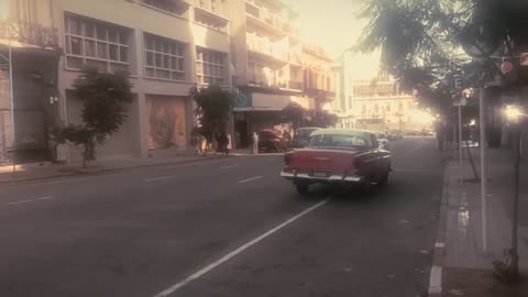 1950s cars in Montevideo during the filming of a movie (1)