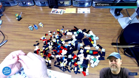 REPLAY Live Building a Lego compatible Voltron Brickheadz #Voltron #Lego #decool #Brickheadz