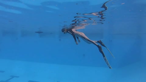 How to Duck dive for freediver.