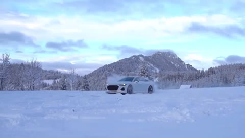Audi A7 snow drift