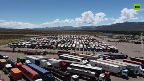 1000's of trucks stuck at Chilean border as drivers from across Latin America