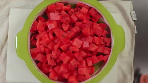 How to pick a sweet and juicy watermelon