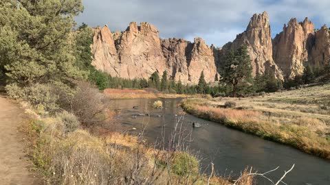 Central Oregon – Smith Rock State Park – Gorgeous High Desert Canyon – 4K