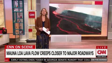 CNN reporter gets near the lava flow of Mauna Loa volcano