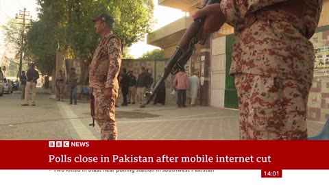 Pakistan election polls close in vote marred by internet blackout | BBC News