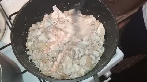 Chicken with mushrooms in a creamy sauce