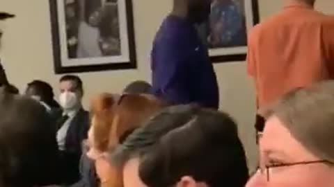 Guy Threatens Parents At School Board Meeting