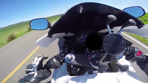 Can a 600cc keep up with a 1000cc sportbike? cornering?