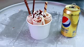 Pepsi Gold ice cream rolls street food