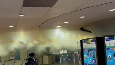 Reports of several loud “bangs” and lots of smoke spotted at train station in Washington DC
