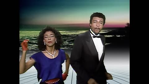 Dennis Edwards ft. Siedah Garrett - Don't Look Any Further