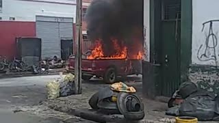 Camioneta se incendió esta tarde en Bucaramanga