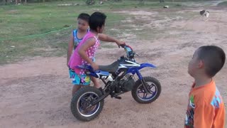 Small motocross with children 6 years.