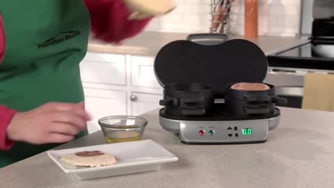 Hamilton Beach Dual Breakfast Sandwich Maker with Timer)