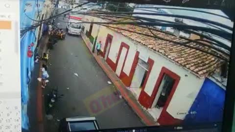 Video: En Bucaramanga un menor murió al chocar en su bicicleta contra una turbo