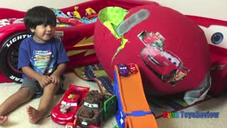 GIANT Lightning McQueen Egg Surprise with 100+ Disney Cars Toys