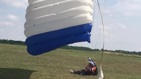 Landing with parachute
