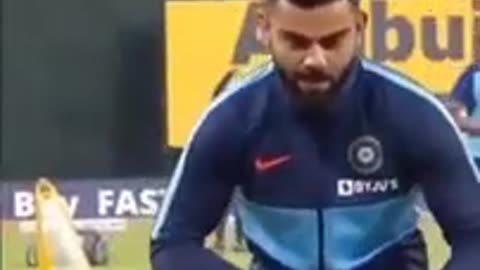 Virat Kohli Guess Who 🤣😝😜 funny video I guess who isHe mimicking