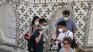 Habitantes de Hong Kong previenen contagios de coronavirus